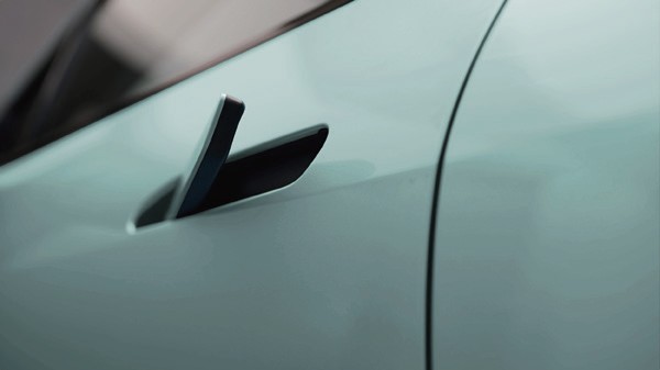 Concealed electric door handle